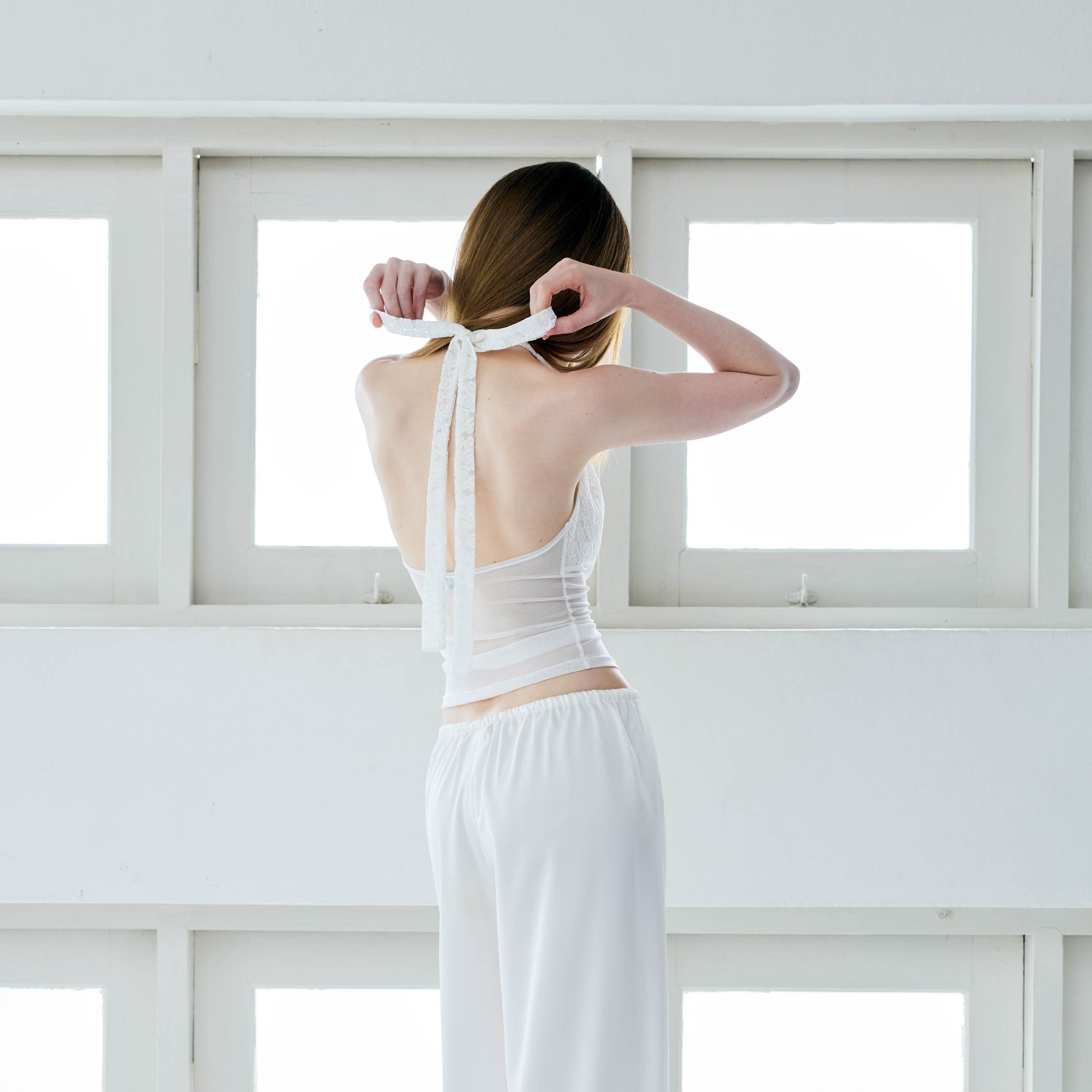 CHANTILLY LACE HALTER TOP WHITE