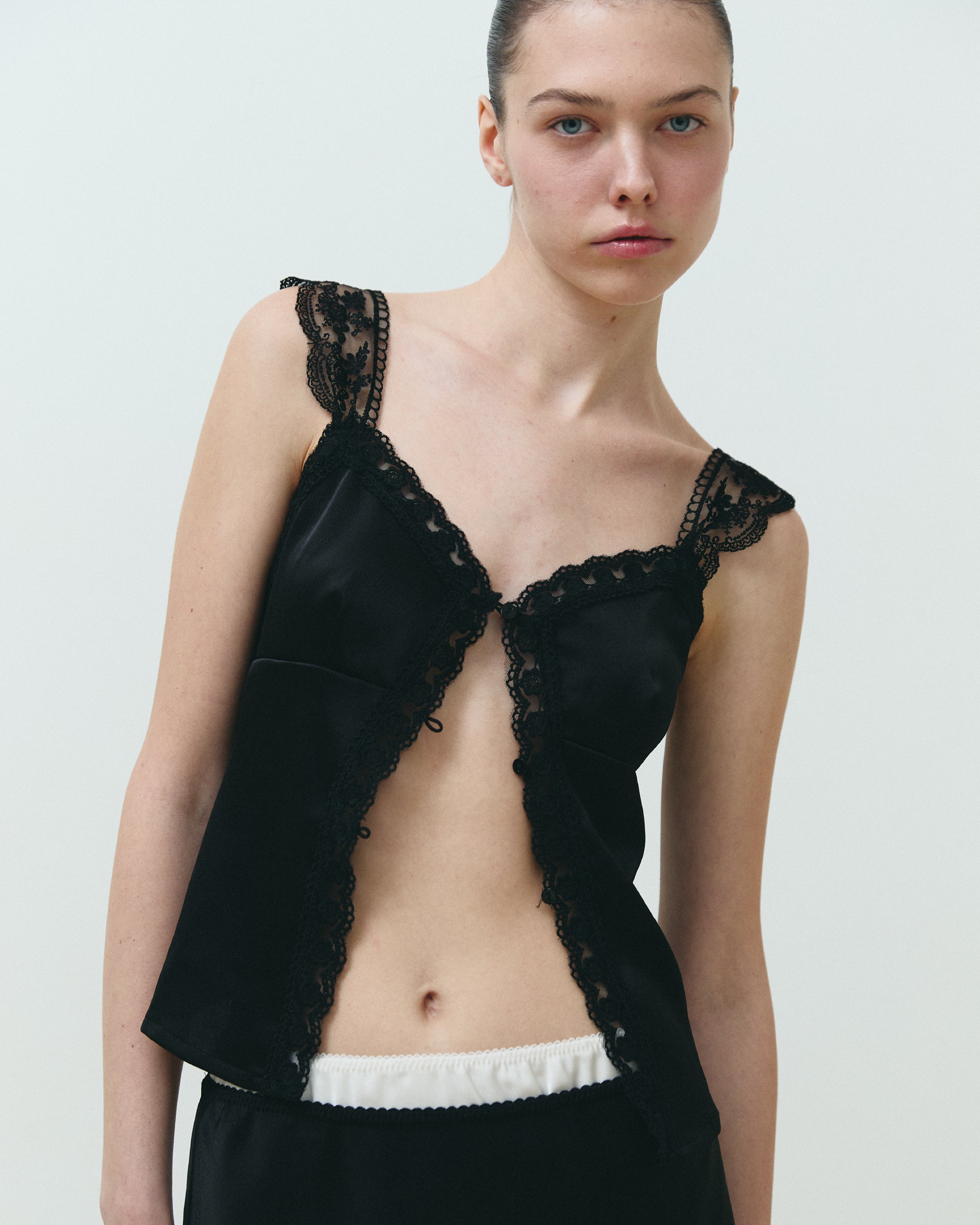 LUNA LACE TOP