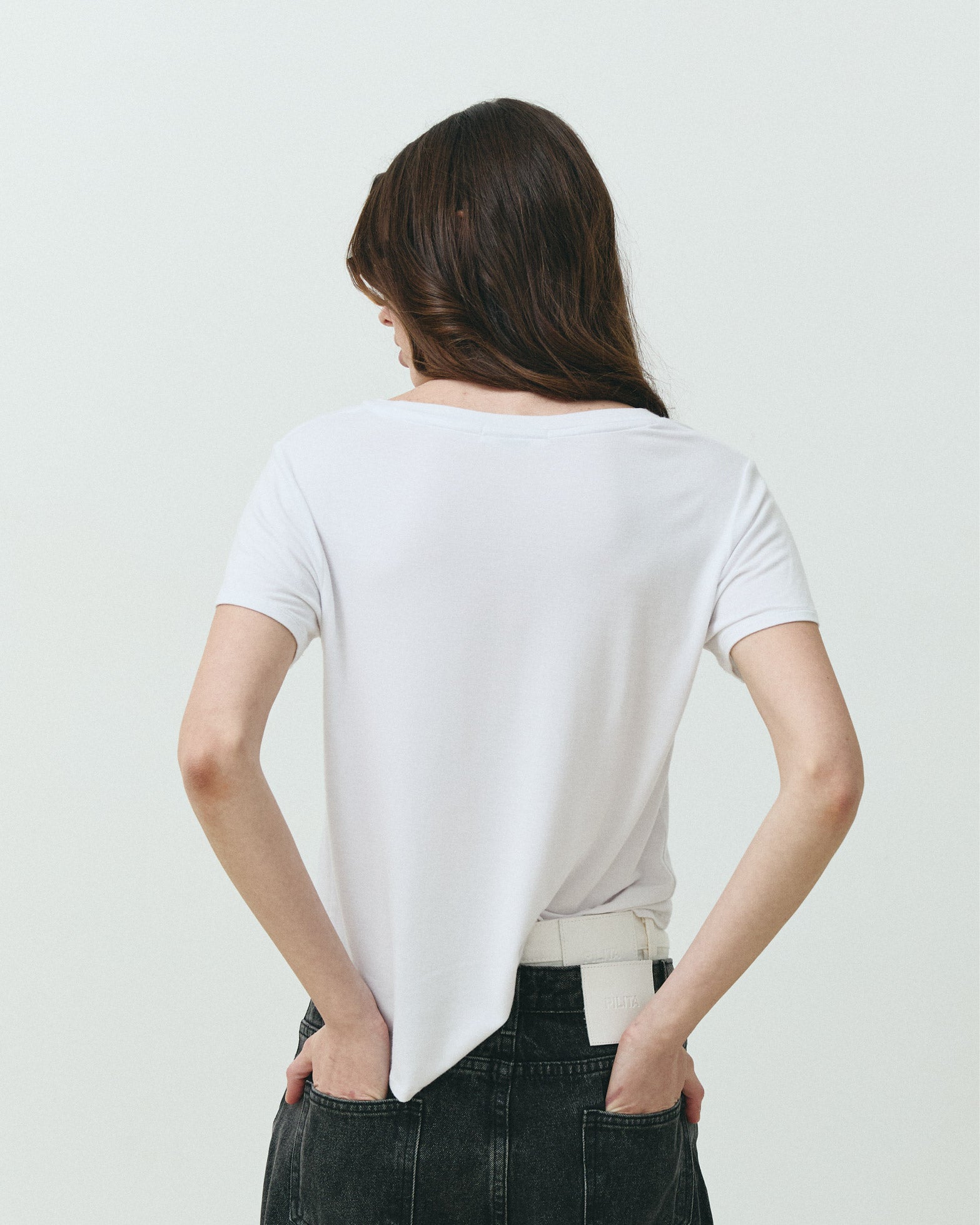 ESSENTIAL TEE