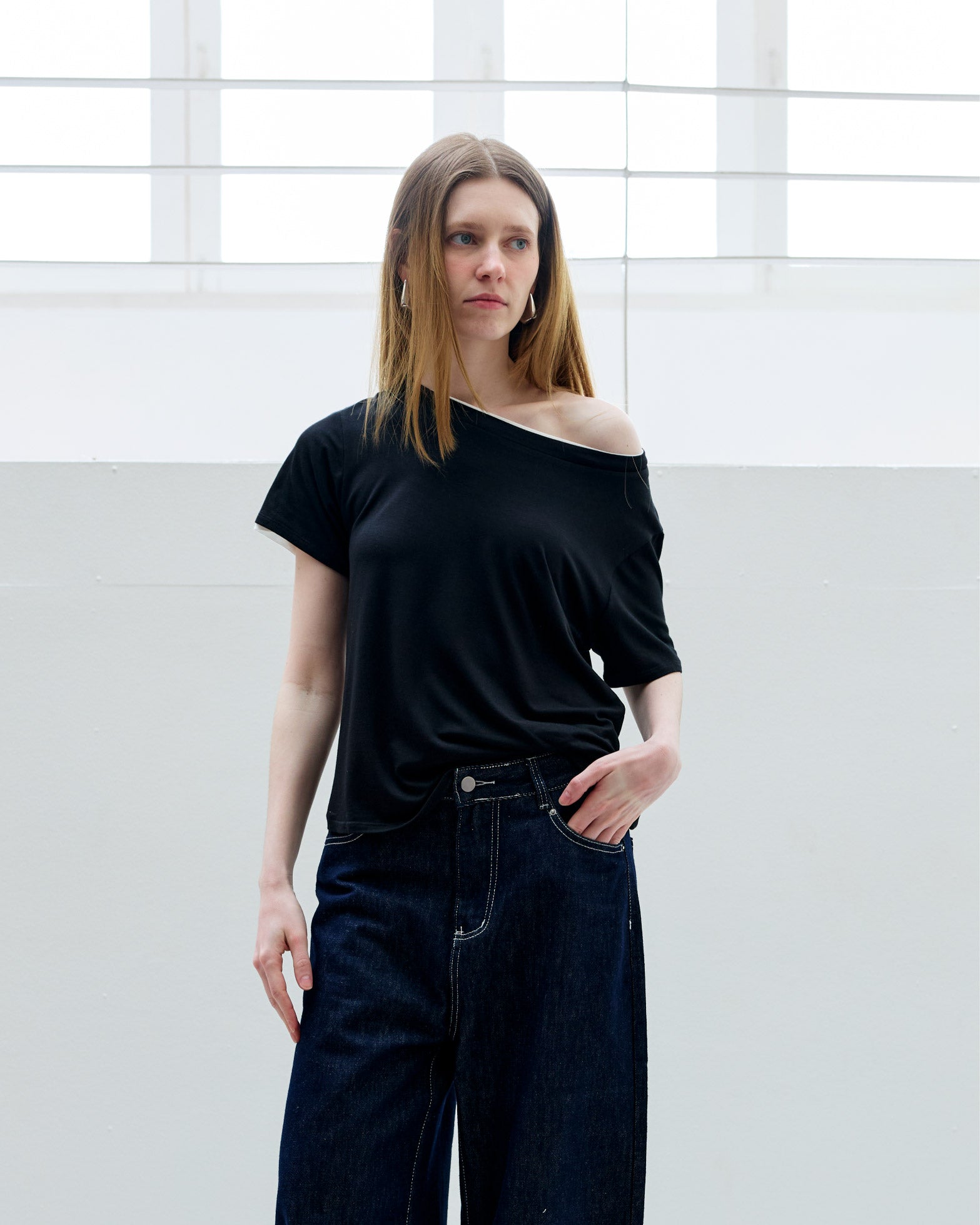 ESSENTIAL TEE